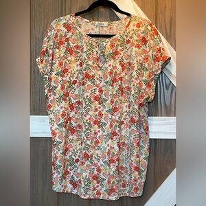 Cure Floral Print Pullover Top. Ring embellishment on neckline. SIZE 2XL NWOT